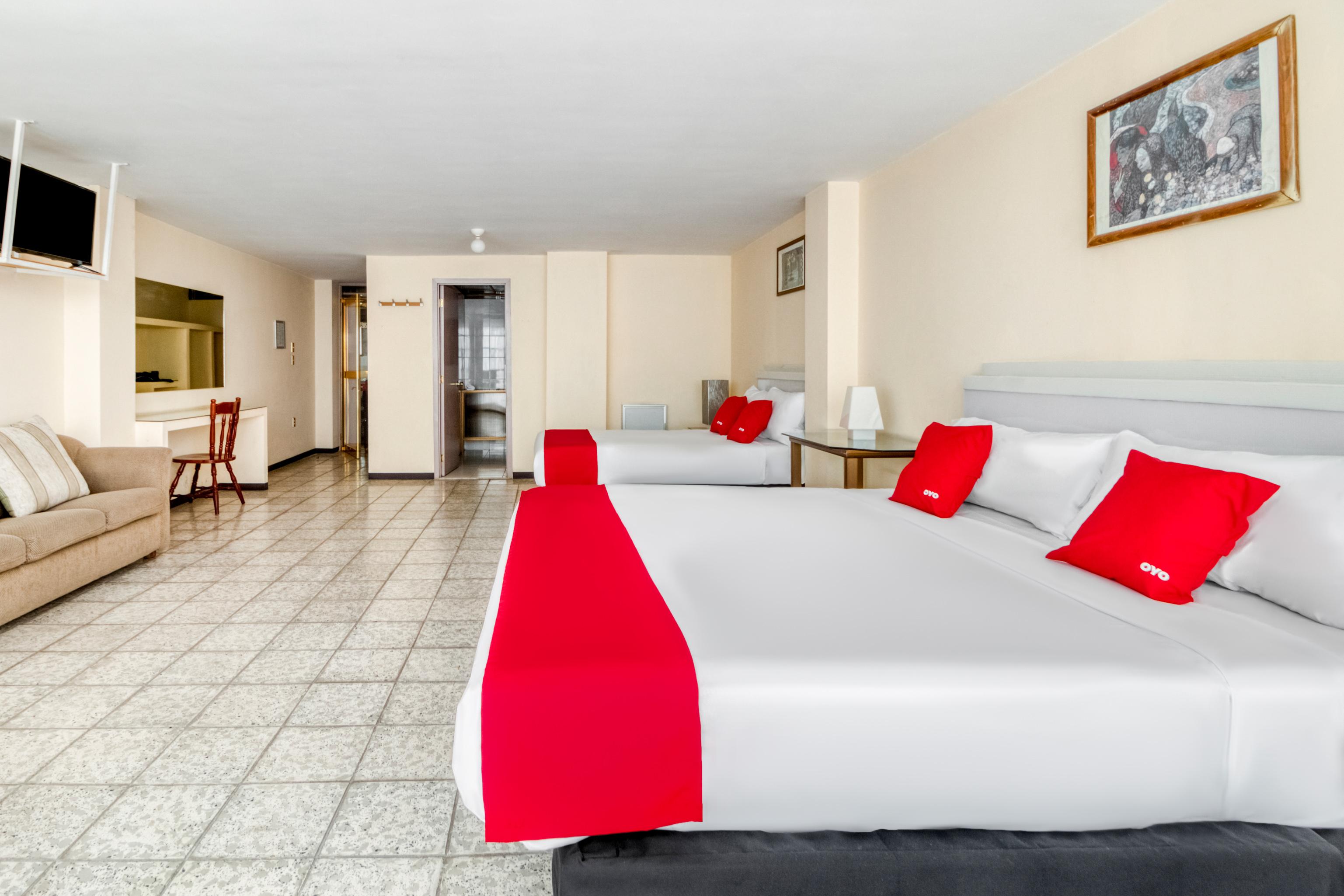 Oyo Hotel Del Llanito, Агуаскальентес Экстерьер фото